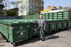 Karabağlar Belediyesi, ilçenin daha temiz tutulması ve vatandaşlara daha sağlıklı