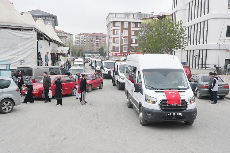 Kütahya Belediyesi son dönemde belediye araç parkuruna kazandırdığı hizmet araçlarını,