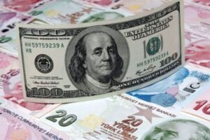 Dolar/TL 14,95 ile son iki ayın en yüksek seviyesinde Türk