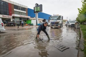 MASKİ su baskınlarına müdahale ediyor