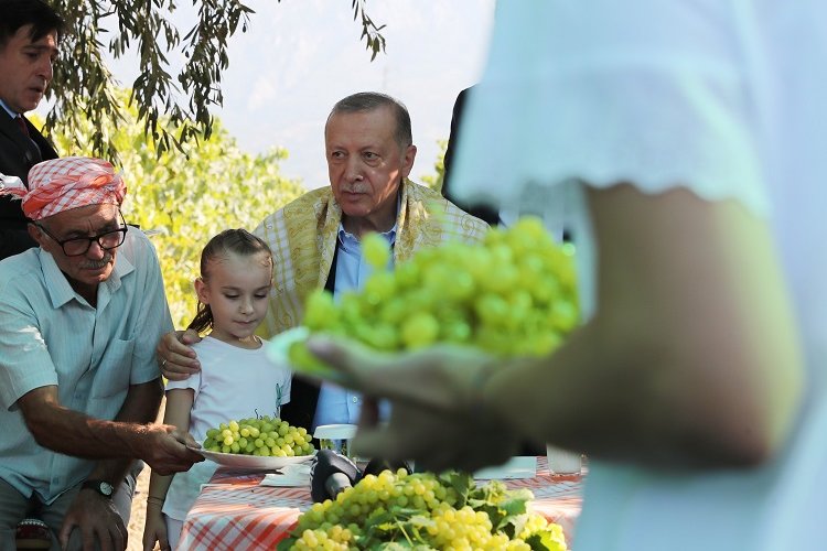 Cumhurbaşkanı Recep Tayyip Erdoğan, "Türkiye'yi dünyanın siyasi ve ekonomik olarak