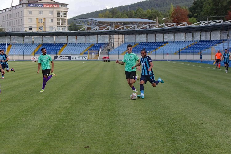 Sezon hazırlıklarını tüm hızıyla sürdüren Belediye Kütahyaspor, Afjet Afyonspor ile