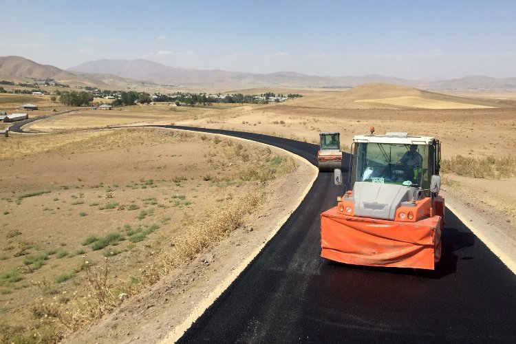 VAN (İGFA) - Kırsal ilçelerdeki mahalle yollarını daha konforlu ve