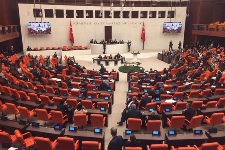 ANKARA (İGFA) - İktidar kanadı tarafından "Dezenformasyonla Mücadele Yasası" olarak