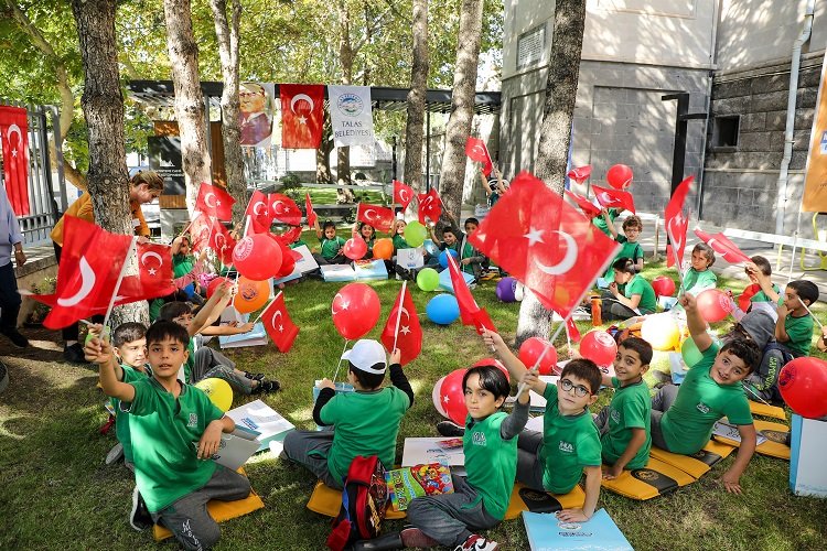 Mehmet UZEL (KAYSERİ İGFA) Kayseri'nin Talas ilçesinde Mehmet Alçı İlkokulu