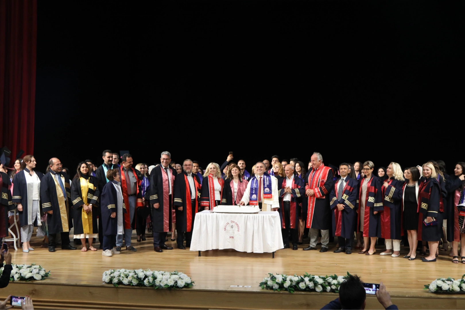 Erciyes Üniversitesi (ERÜ) tarafından bu yıl ilk defa enstitülerden mezun