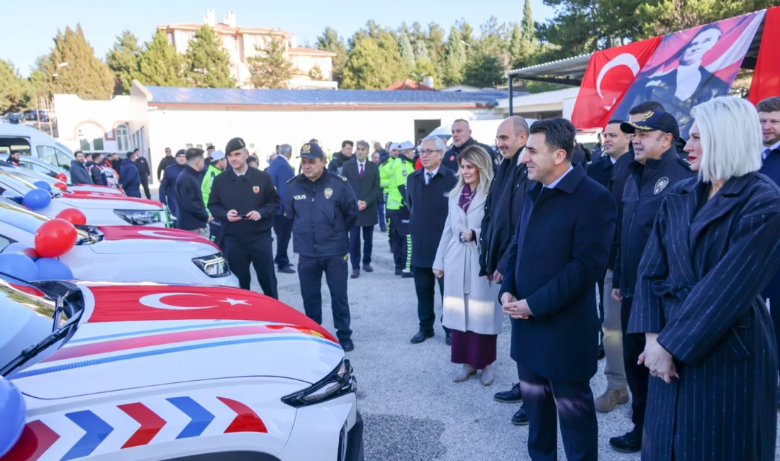 Bilecik’te emniyet ve jandarma teşkilatlarına 20 yeni araç teslim töreni