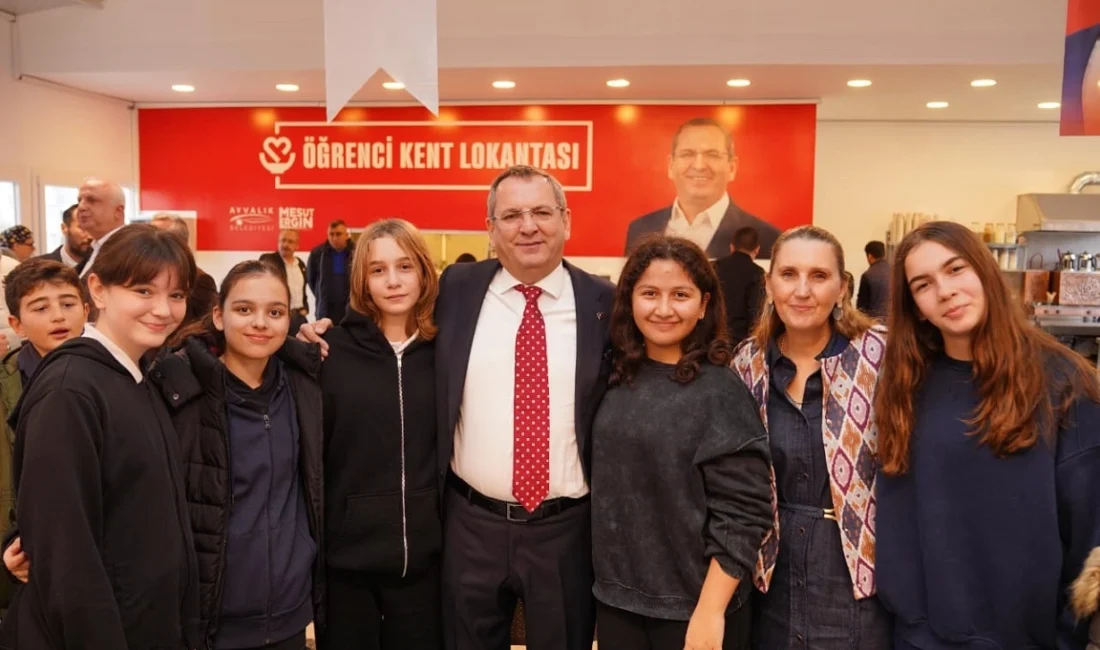 Balıkesir Ayvalık’ta öğrencilere ve ailelerine ekonomik destek verebilmek amacıyla 3