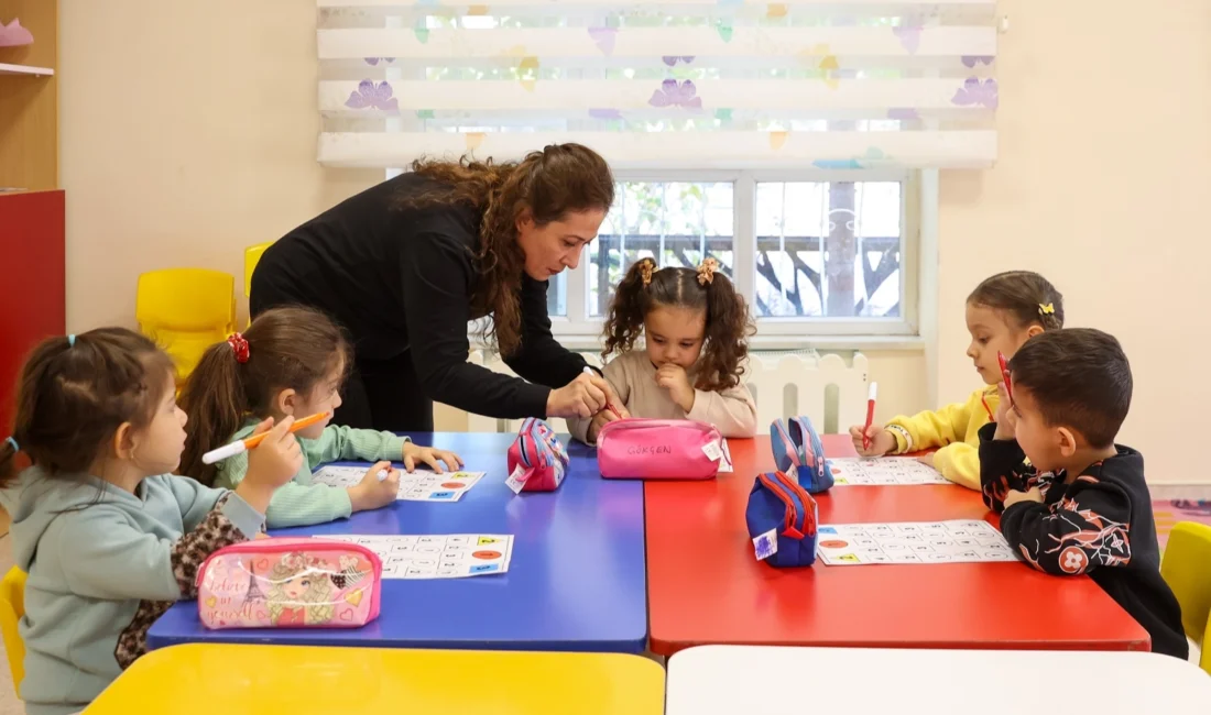 Gaziantep Büyükşehir Belediyesi, çalışan ailelere destek olmak amacıyla gece kreşleri